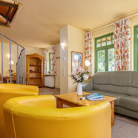 Ferienhaussiedlung Strandperlen Weidenhof 3c * Wustrow (Fischland)